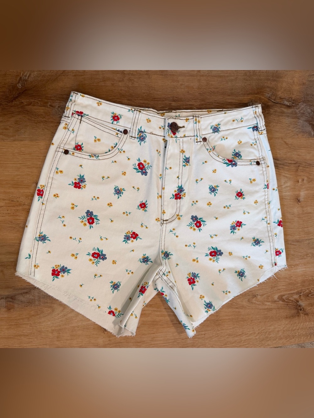 Wrangler x Billabong White Floral Denim Shorts with Red & Blue Blooms